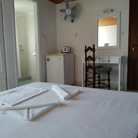 Rena Πανσιόν *