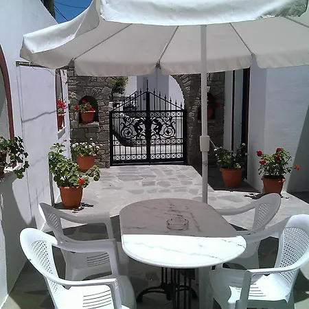 Πανσιόν Rena Πάρος